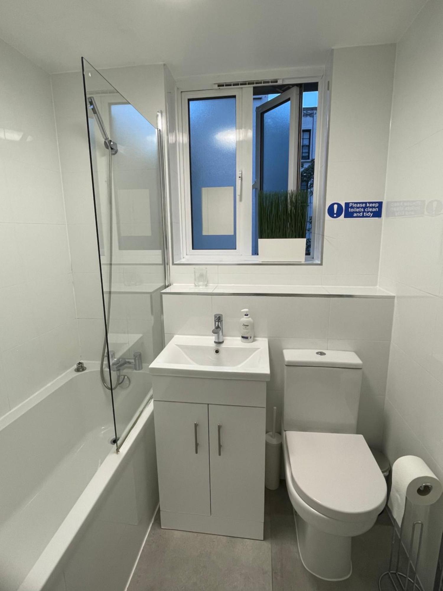 Lovely Double In Euston & Square In Habitación en casa particular Londres