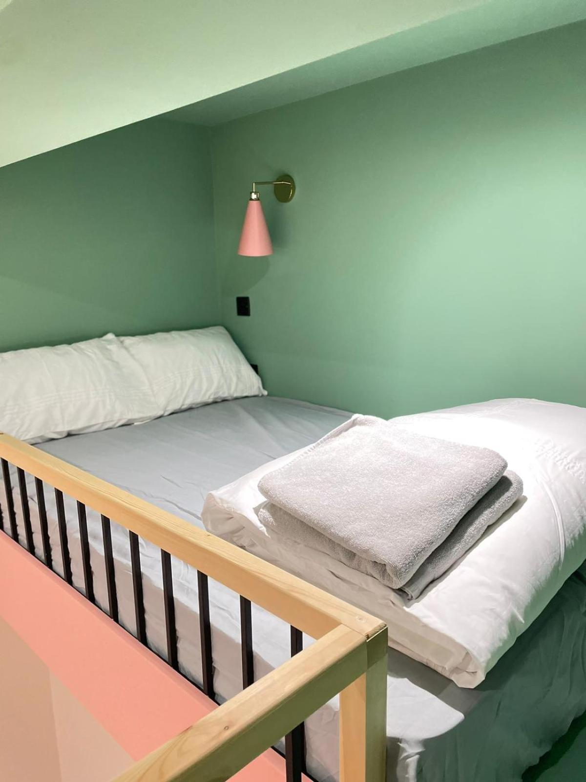 Gasthuis Cozy En-suite Loft In Trendy Local *