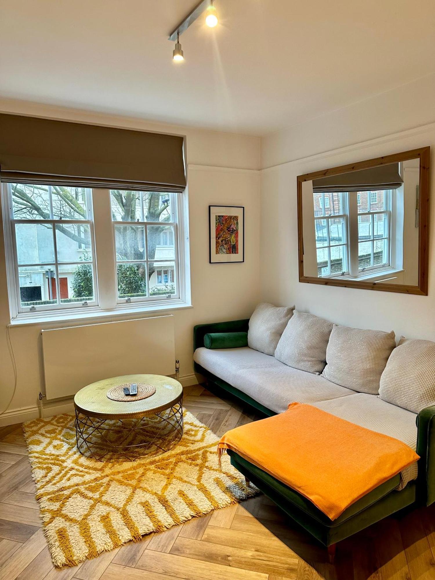 Bright And Airy Two Bedroom Apartment *