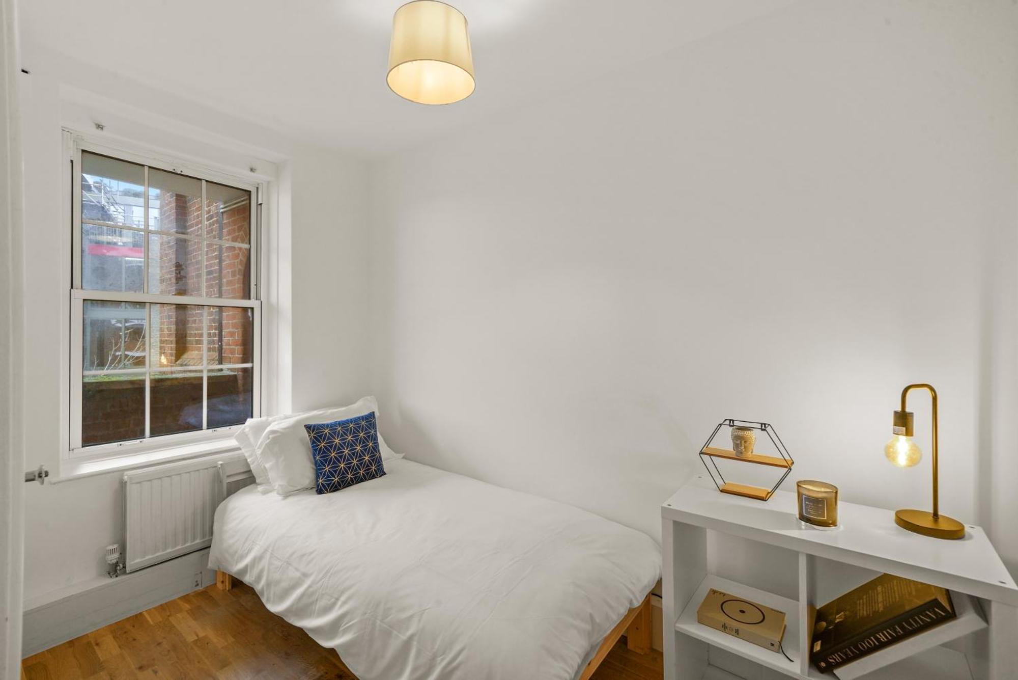 Calm Away From In Camden Town Apartment