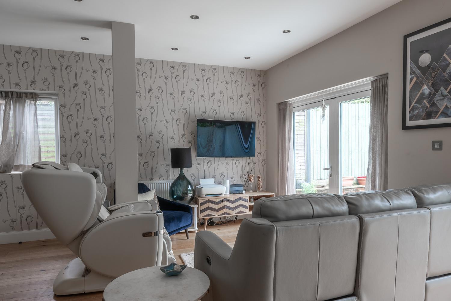 Quirky, Vintage 2 Bed Flat *
