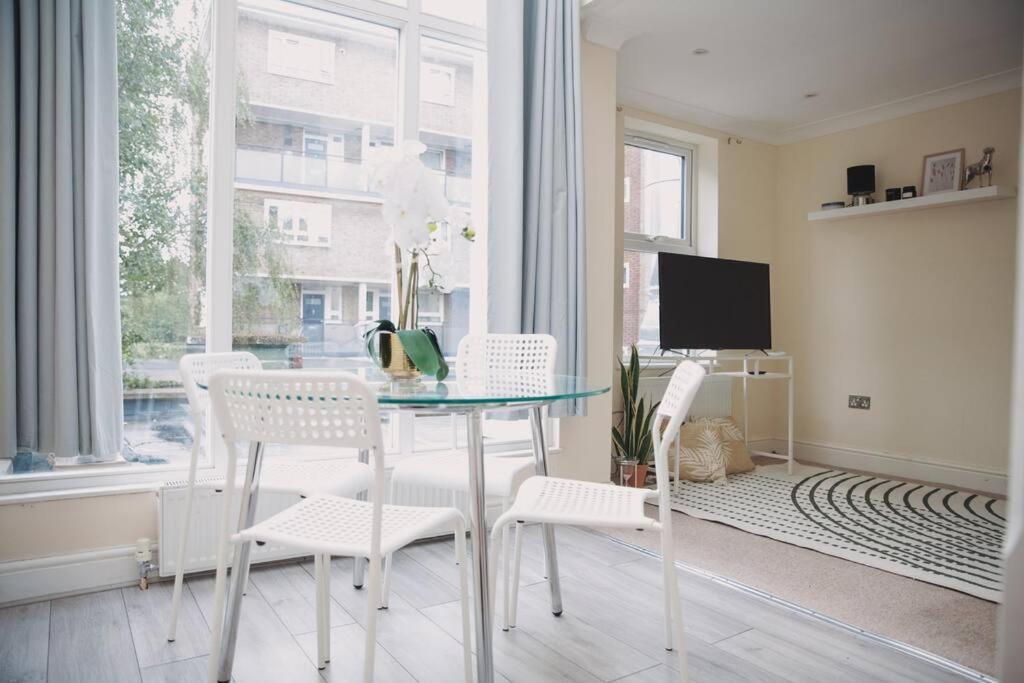 Stylish 2bed With Sky Window Leilighet