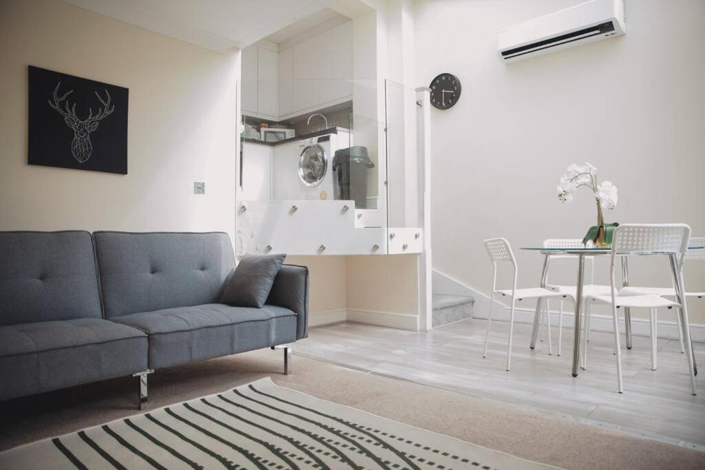 Leilighet Stylish 2bed With Sky Window London