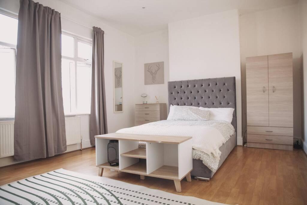Apartment 2 Bedrooms Flat In Hammersmith *