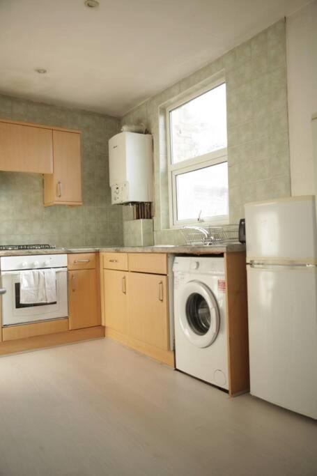 Apartment 2 Bedrooms Flat In Hammersmith