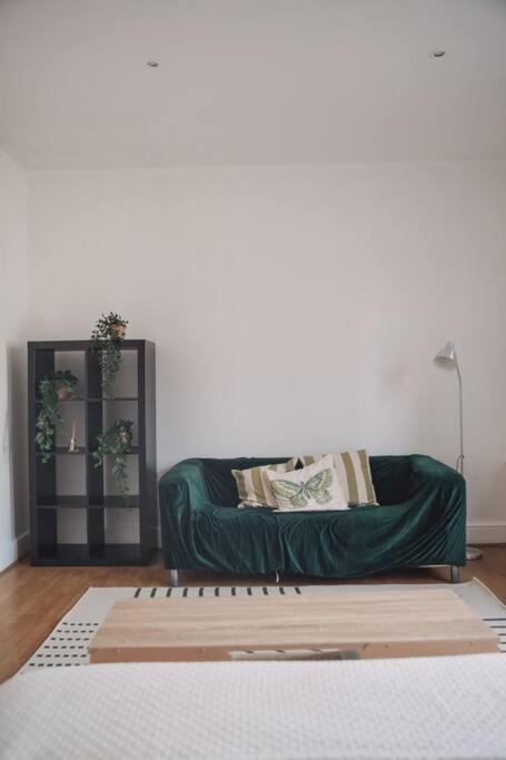 Apartment 2 Bedrooms Flat In Hammersmith
