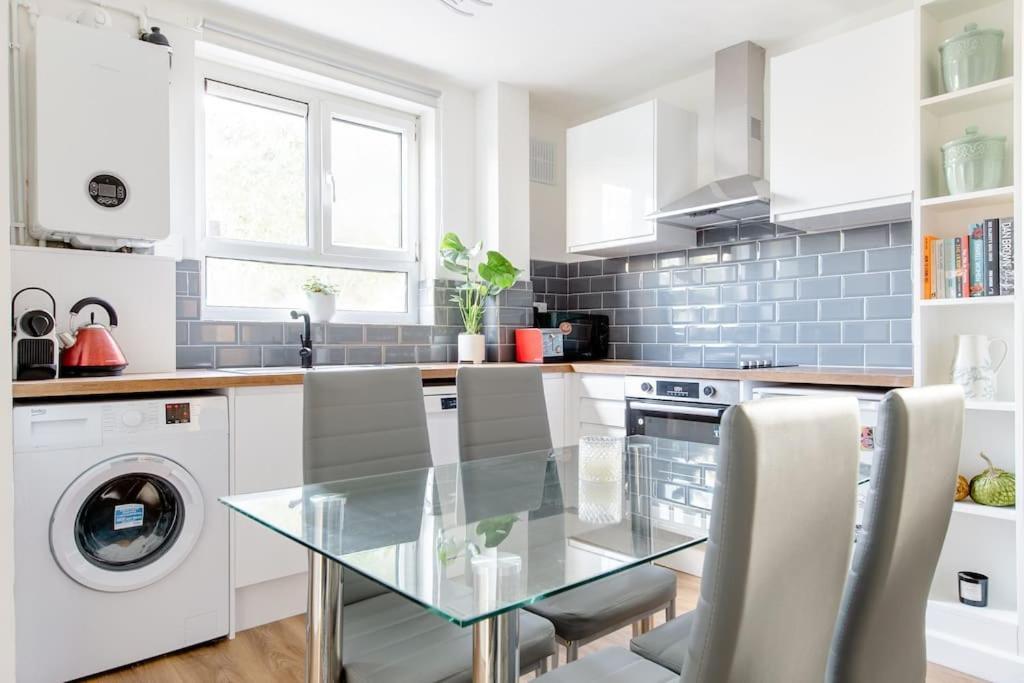 *brand New 1 Bedroom Flat In London* Apartment *