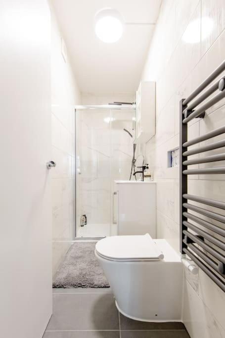 *brand New 1 Bedroom Flat In London* * London