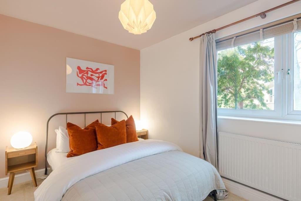 The Clissold, Two Bedroom N5 Apartment *