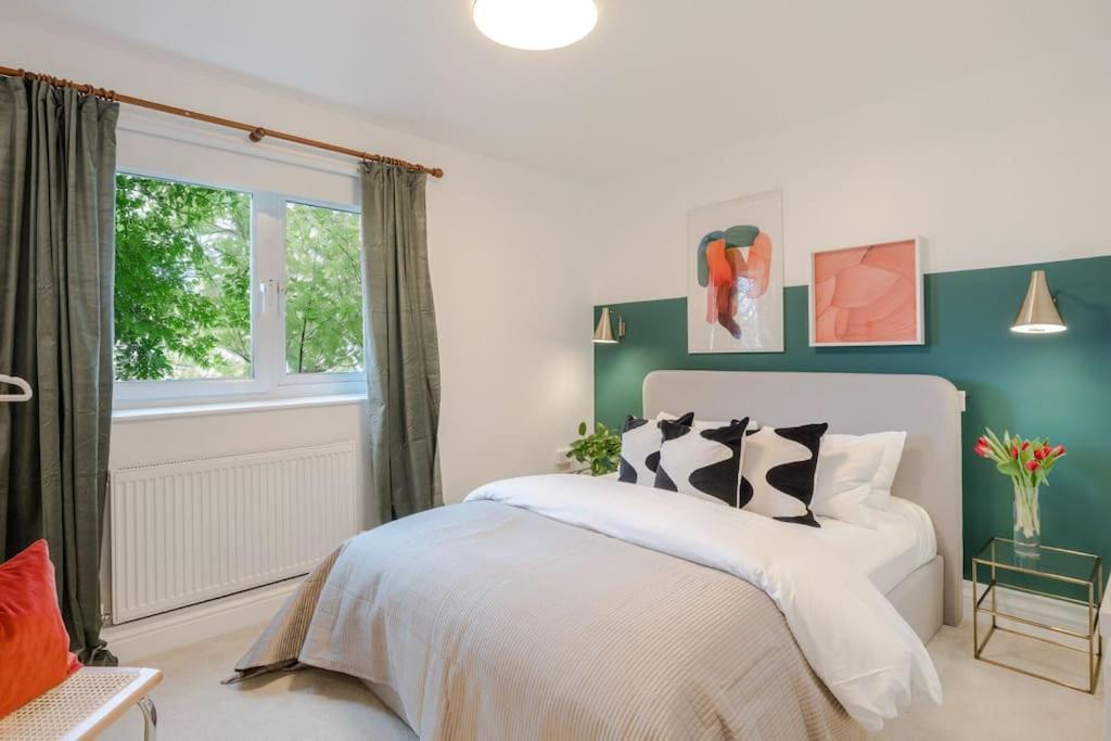 The Clissold, Two Bedroom N5 Apartment *