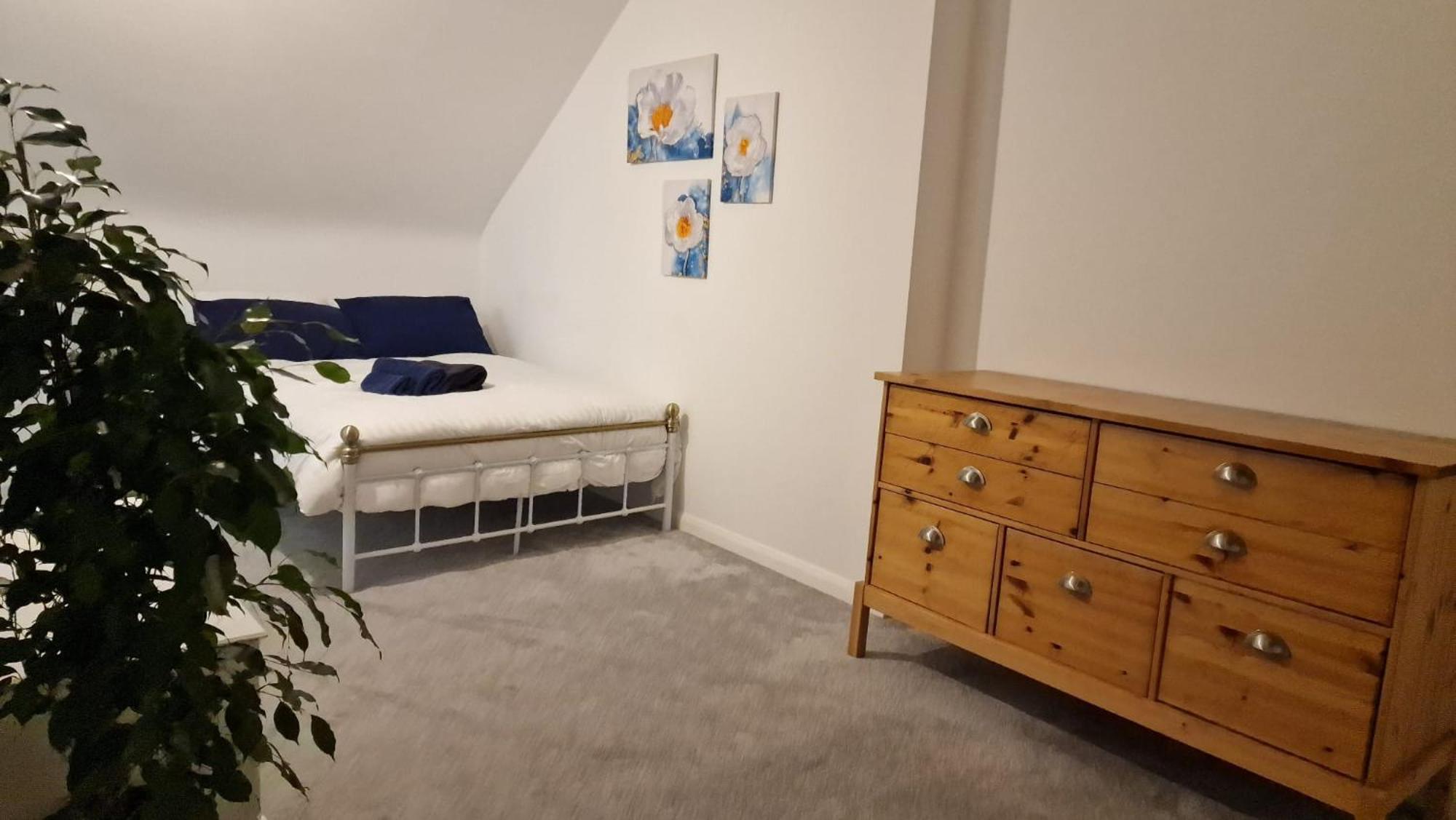 Mitcham Lane Place Apartment *