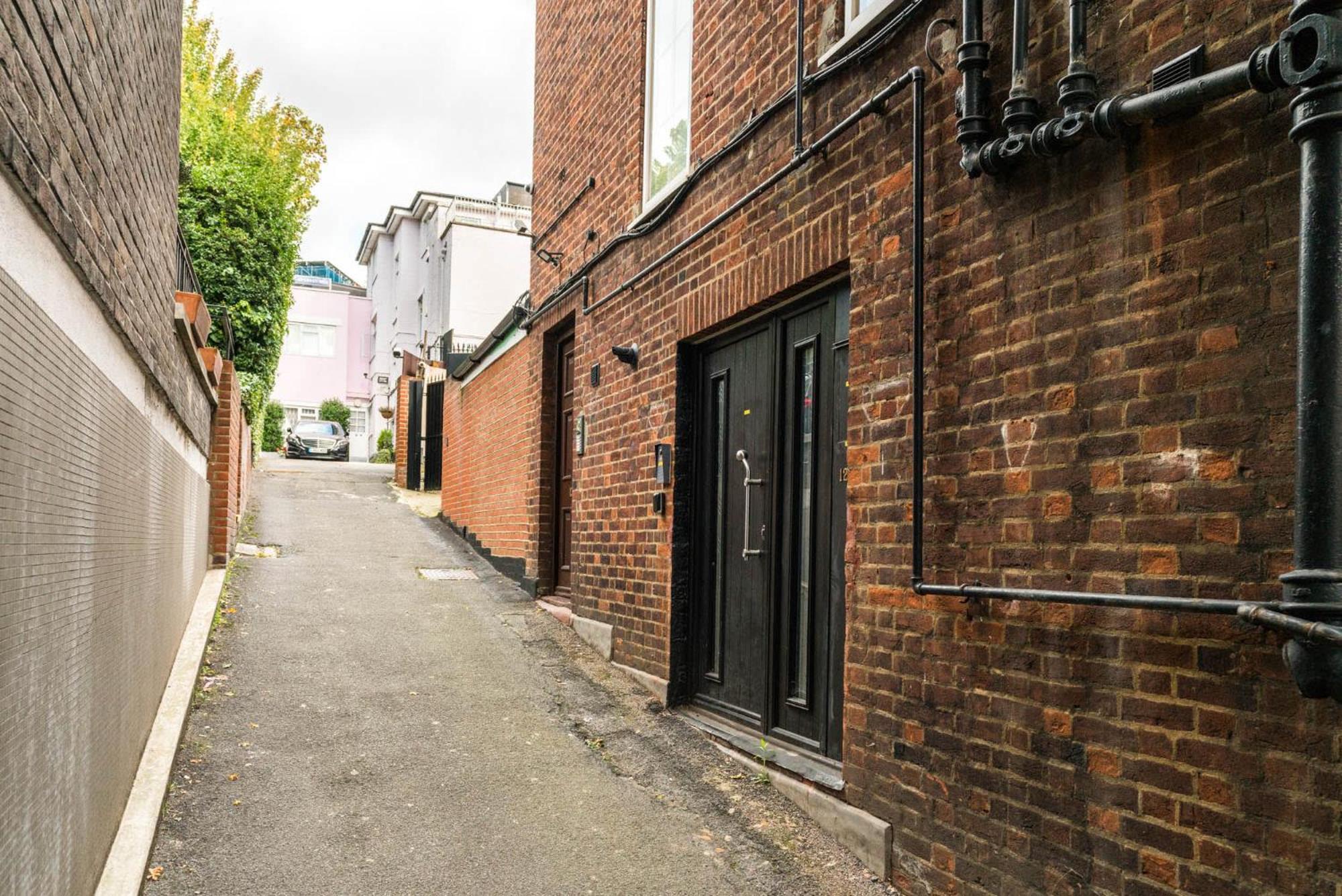 Vakantiehuis Huge Fully Equipped Studio 1 Min From Tube Station Londen