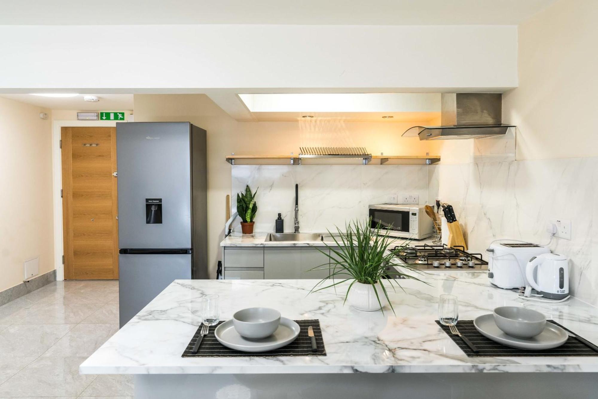 Vakantiehuis Huge Fully Equipped Studio 1 Min From Tube Station *