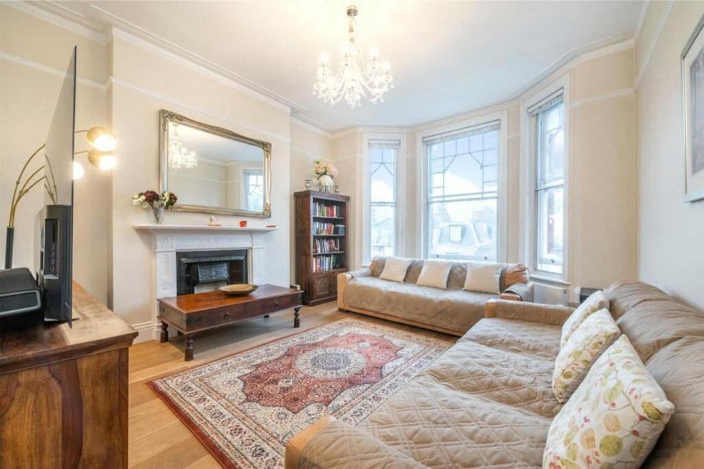 Stylish Hampstead Flat With Character And Charm * Londen