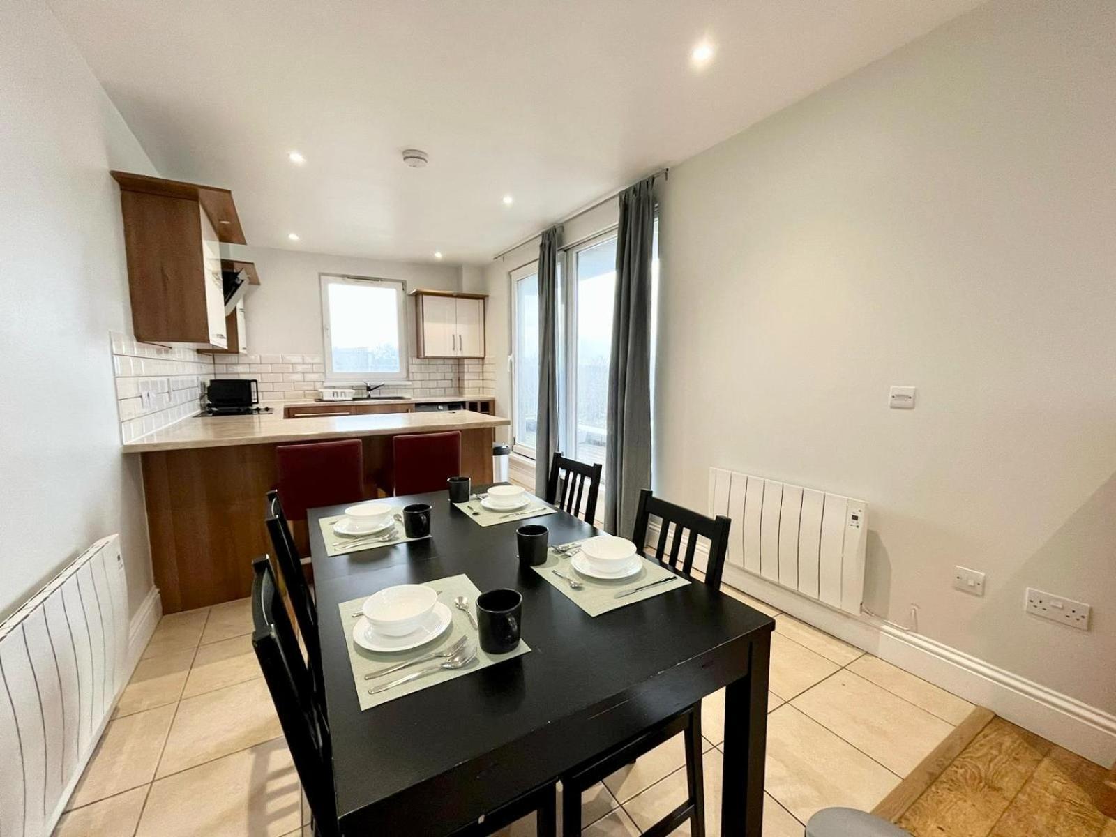 Modern Flat Near Transports Leilighet *