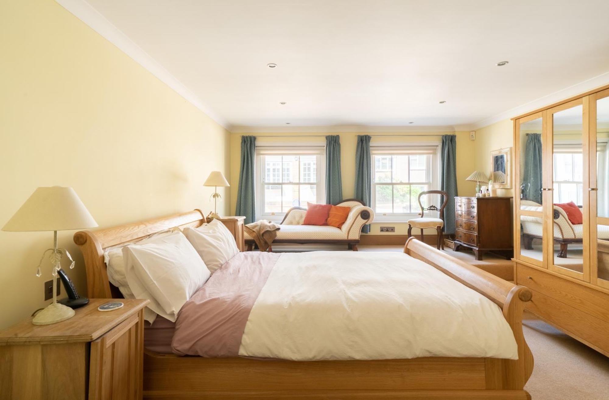 Kensington 3 Bedroom Luxury House Holiday home *