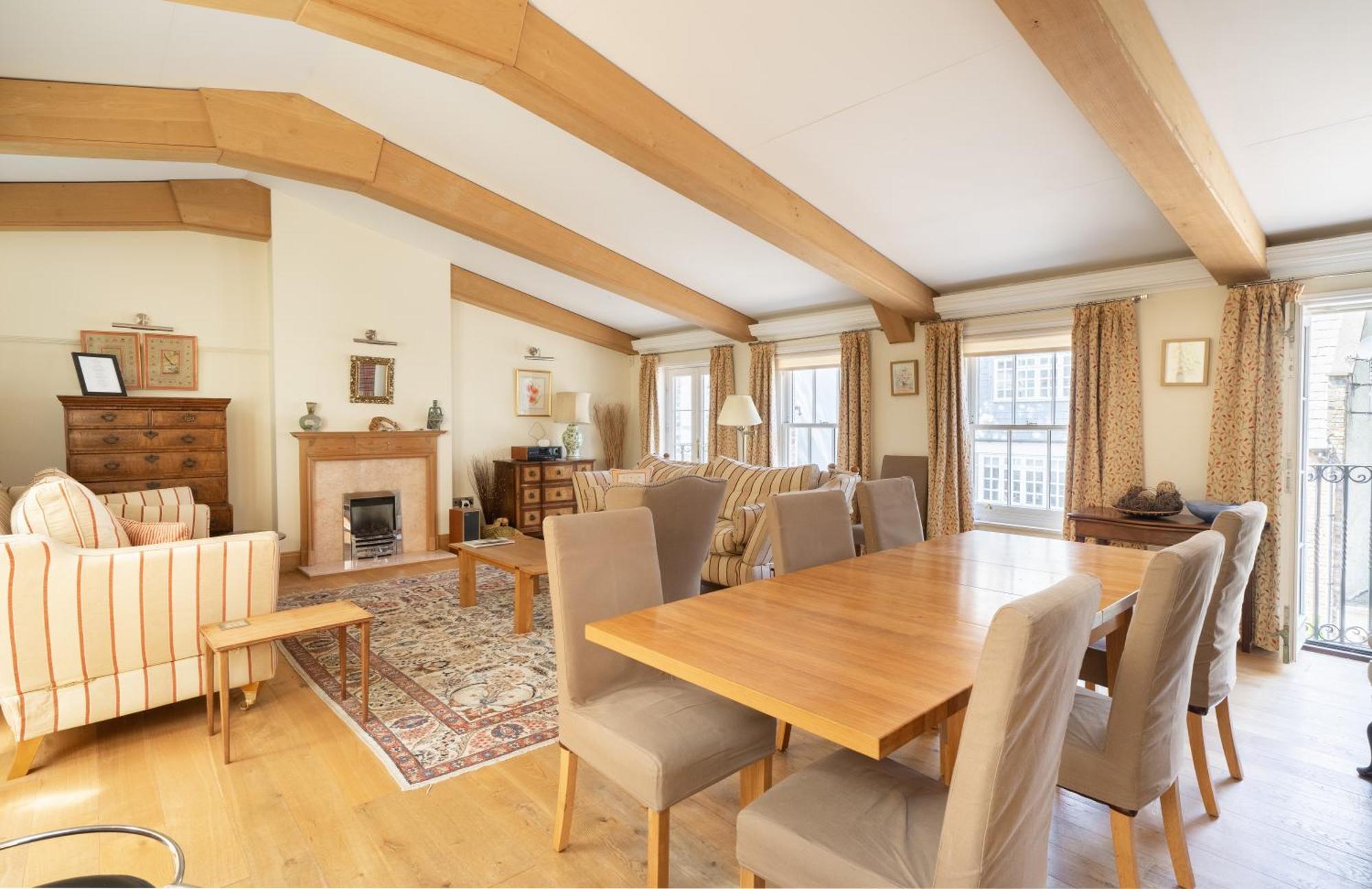 Kensington 3 Bedroom Luxury House Holiday home
