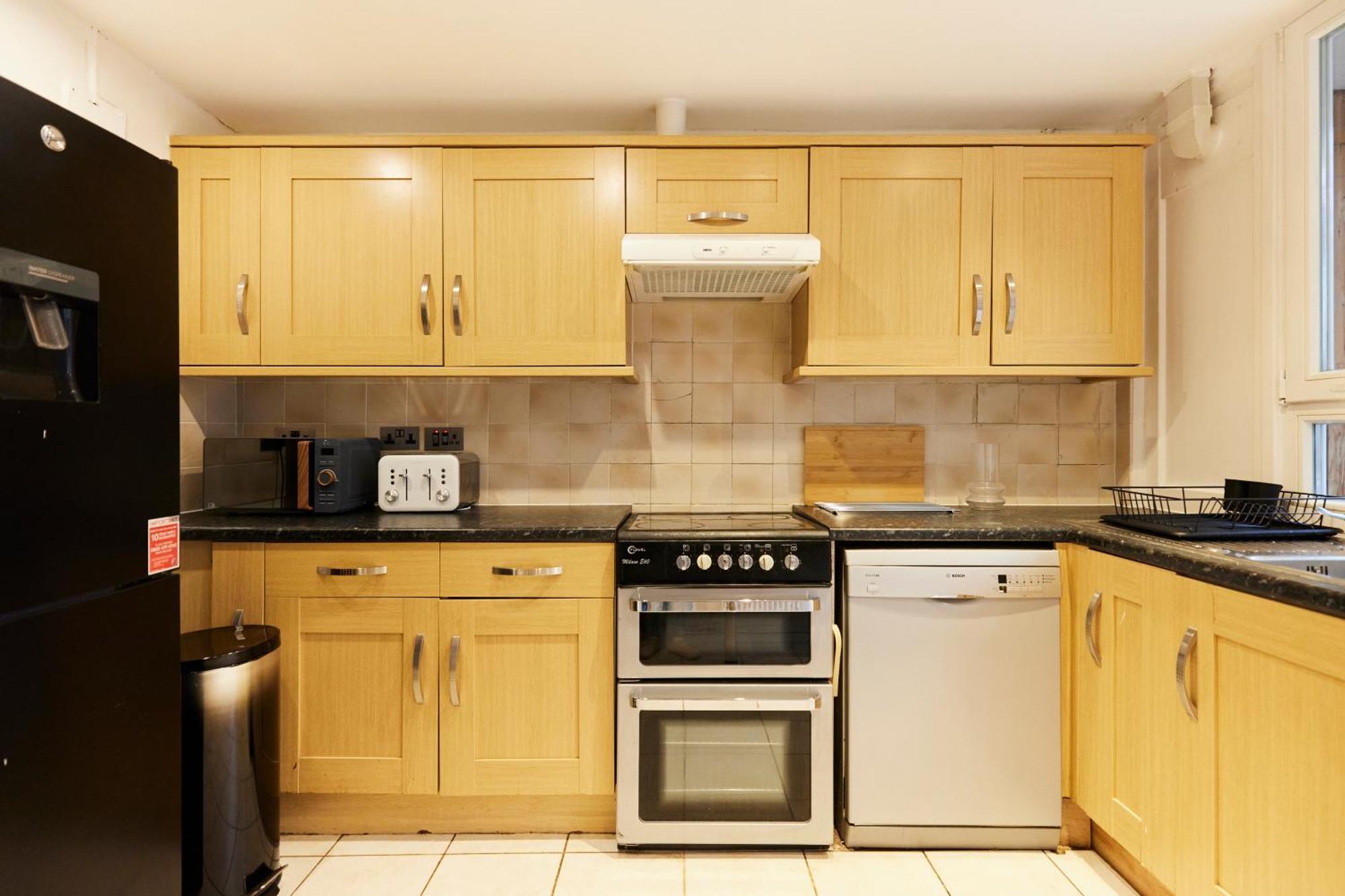 The Kennington Park Crib - Lovely 2bdr Flat With Garden *