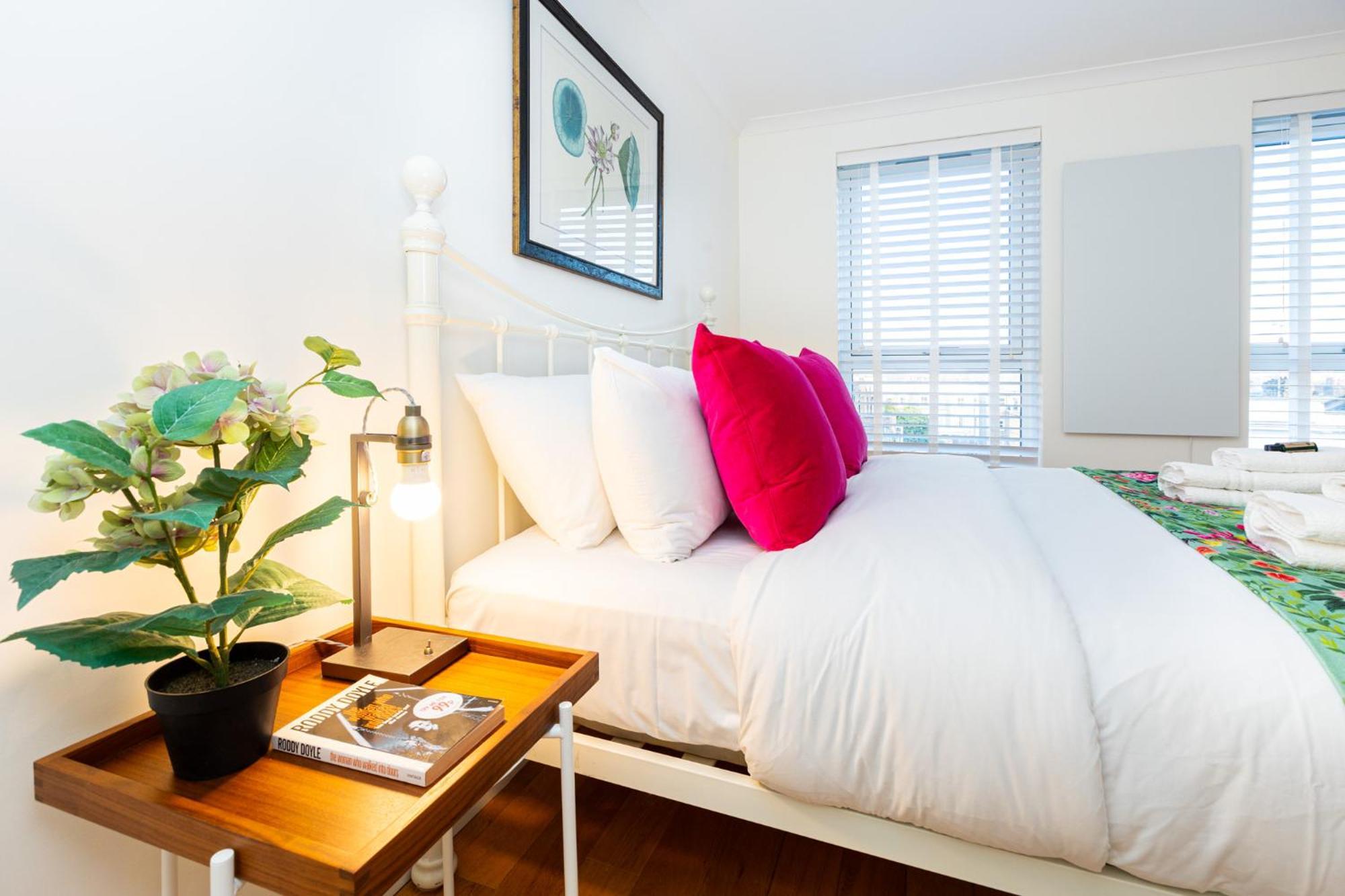 Immense Gorgeous 2br Wbalcony & Office In Chelsea Leilighet