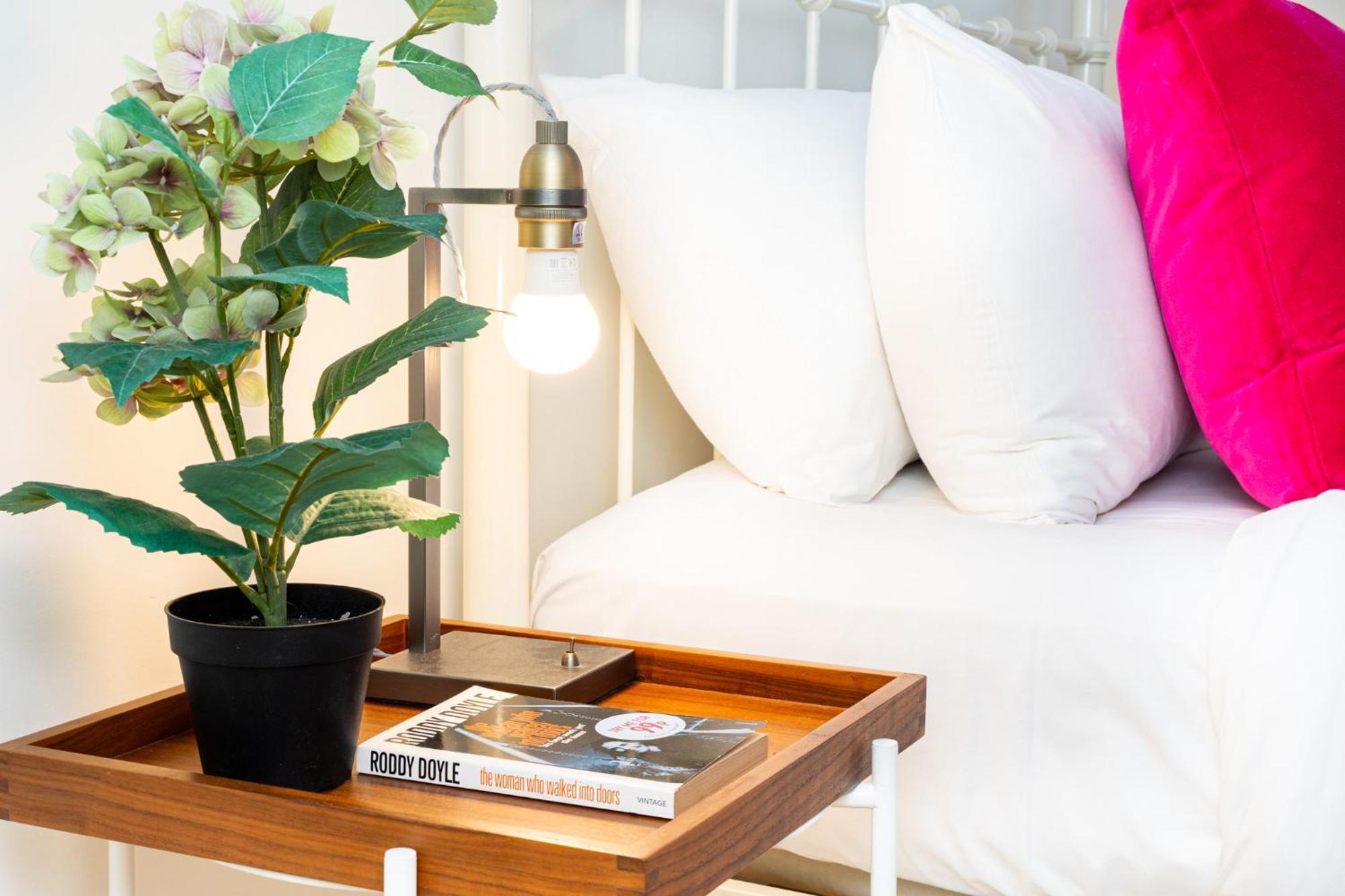 Immense Gorgeous 2br Wbalcony & Office In Chelsea Leilighet