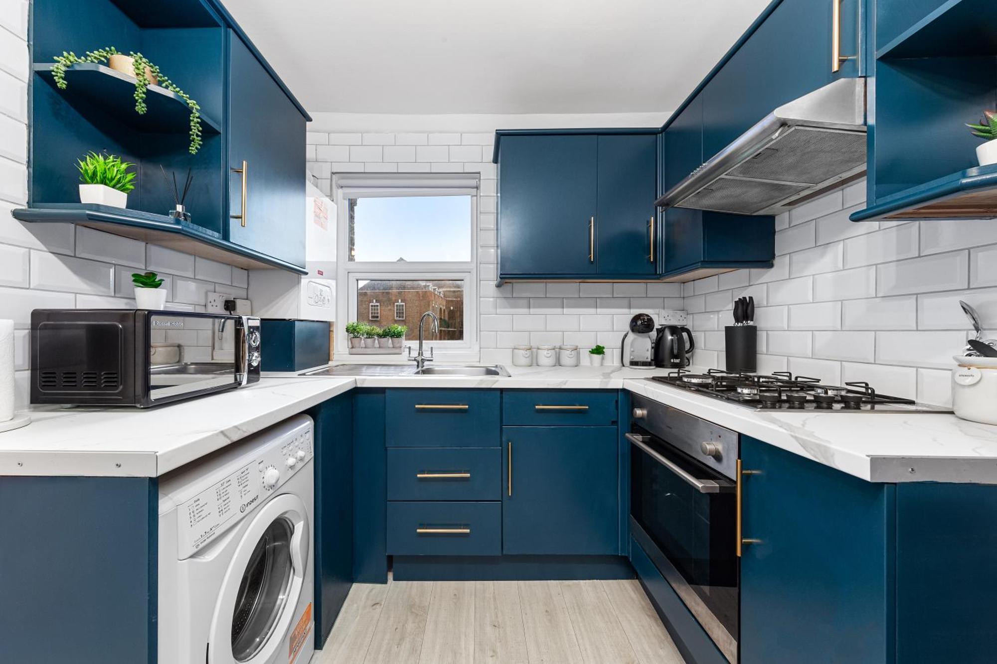 Central & Modern 1 Bed Apartment - 3Min To Train Station & Sleeps 4 - The Holloway Suite Leilighet