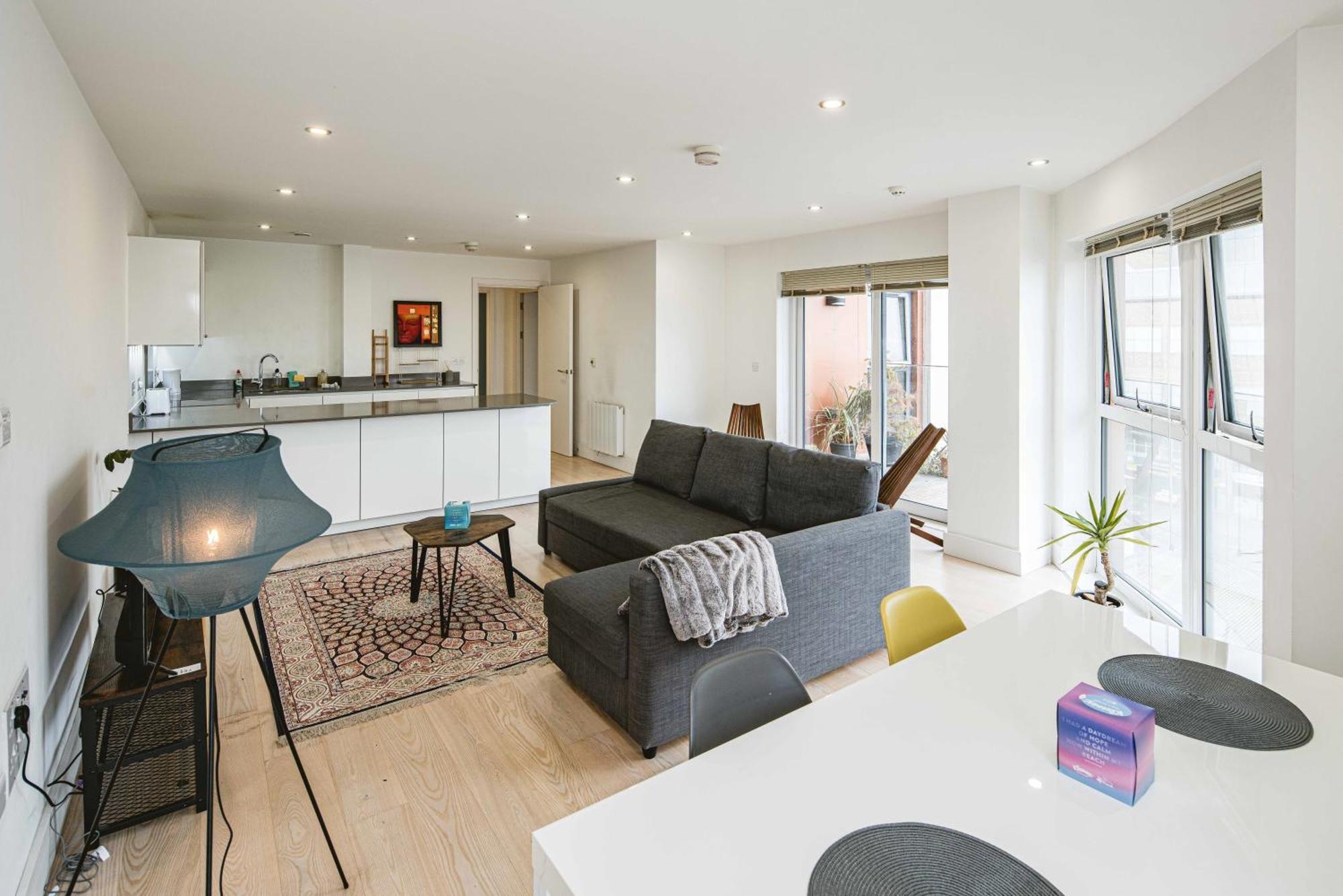 2bed Flat With The View/kingston Apartment London