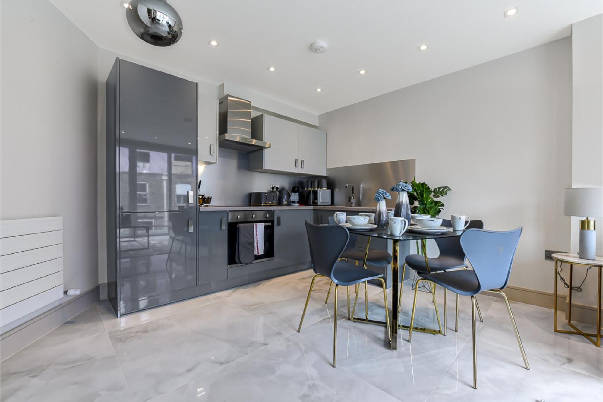 Apartment Contemporary 2 Bedroom Flat In Excellent Location! London