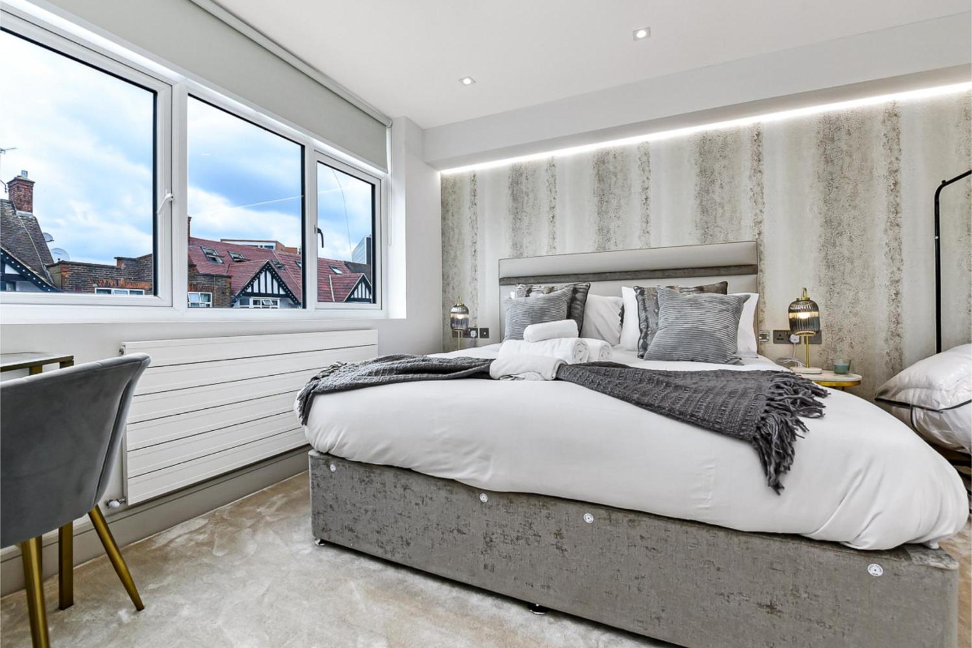 Contemporary 2 Bedroom Flat In Excellent Location! Apartment