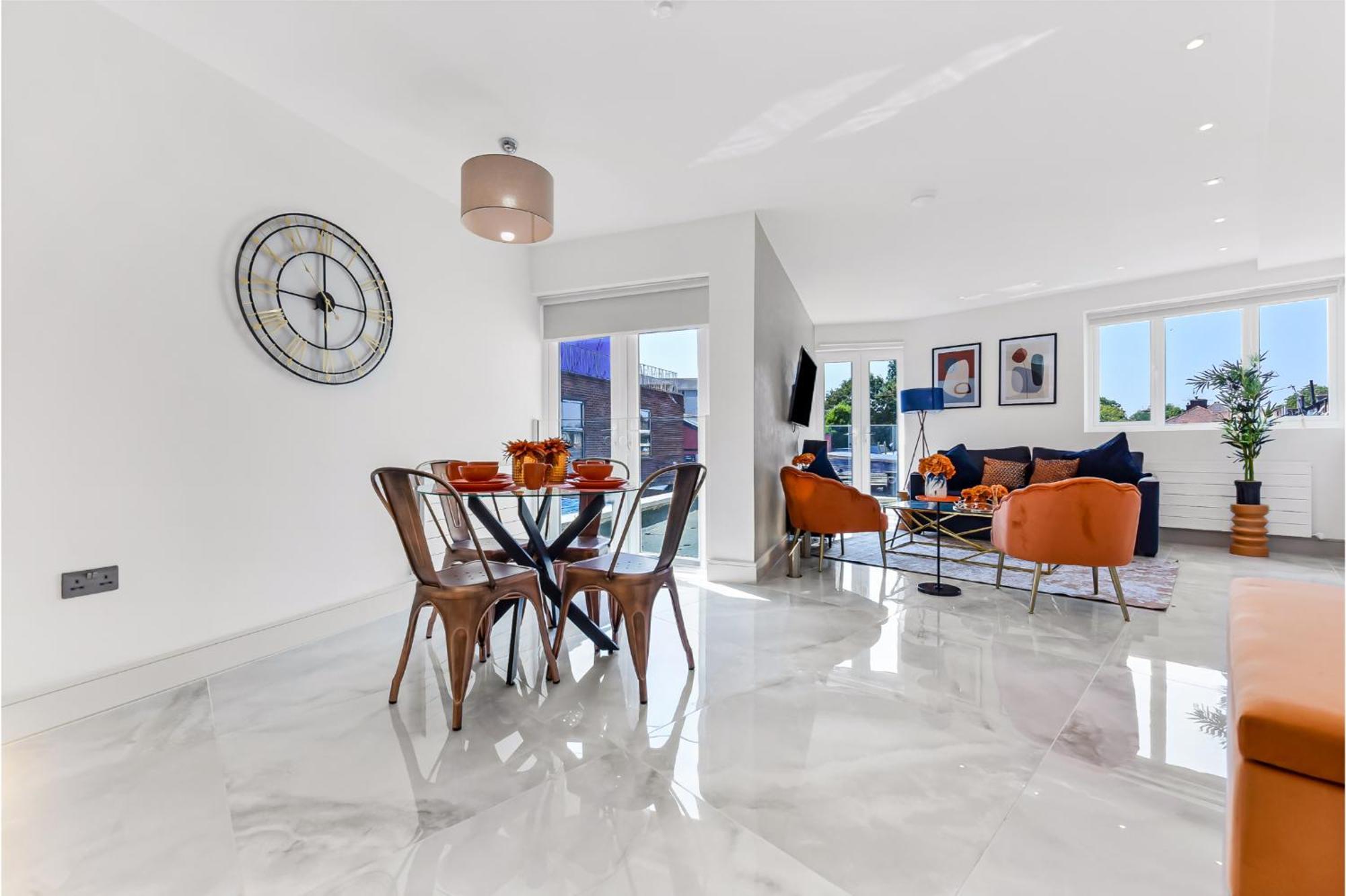 Appartement Beautiful, Stylish & Modern - Great For Transport! Londen