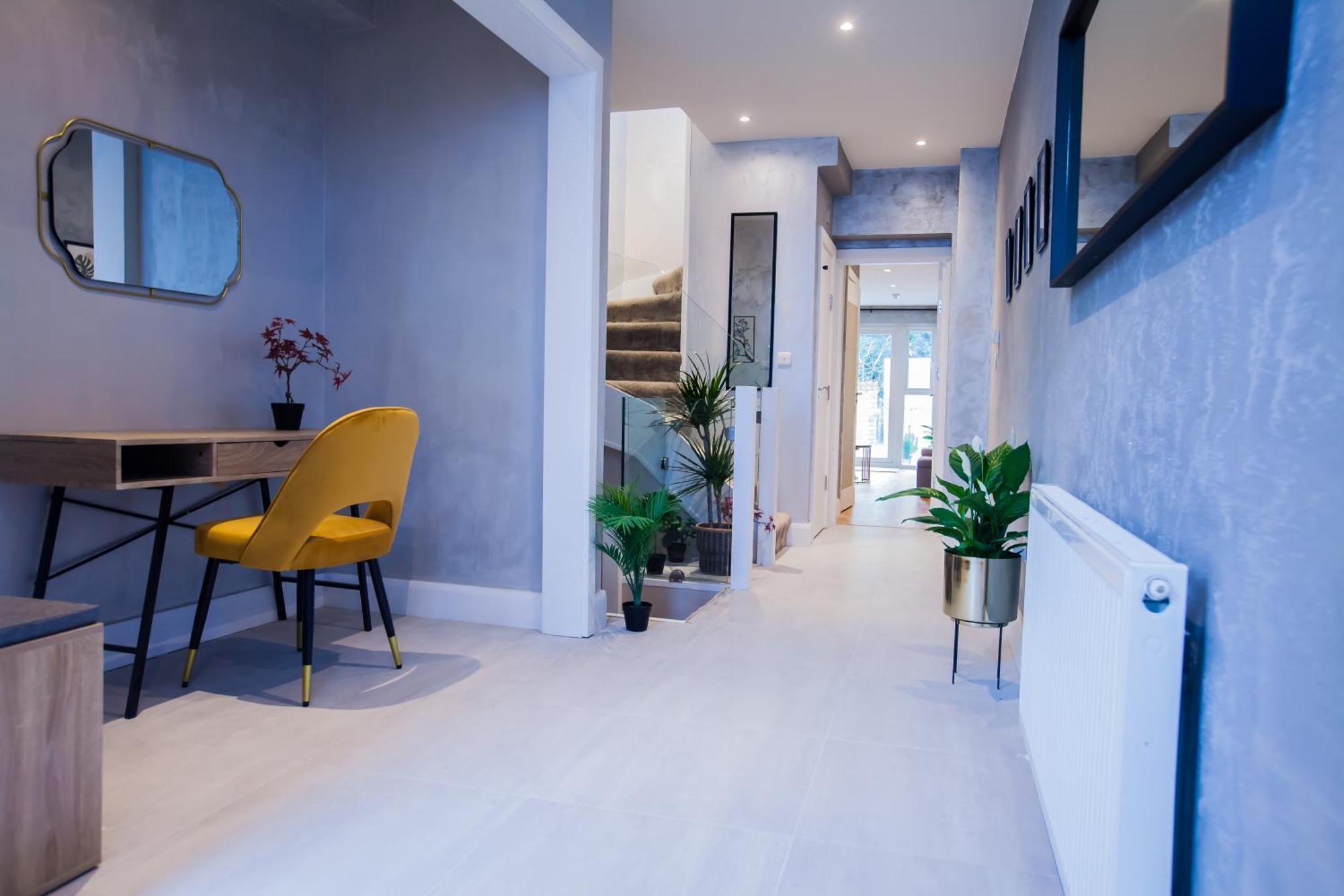 Luxury Fulham 3 Bedroom Garden House Apartment *