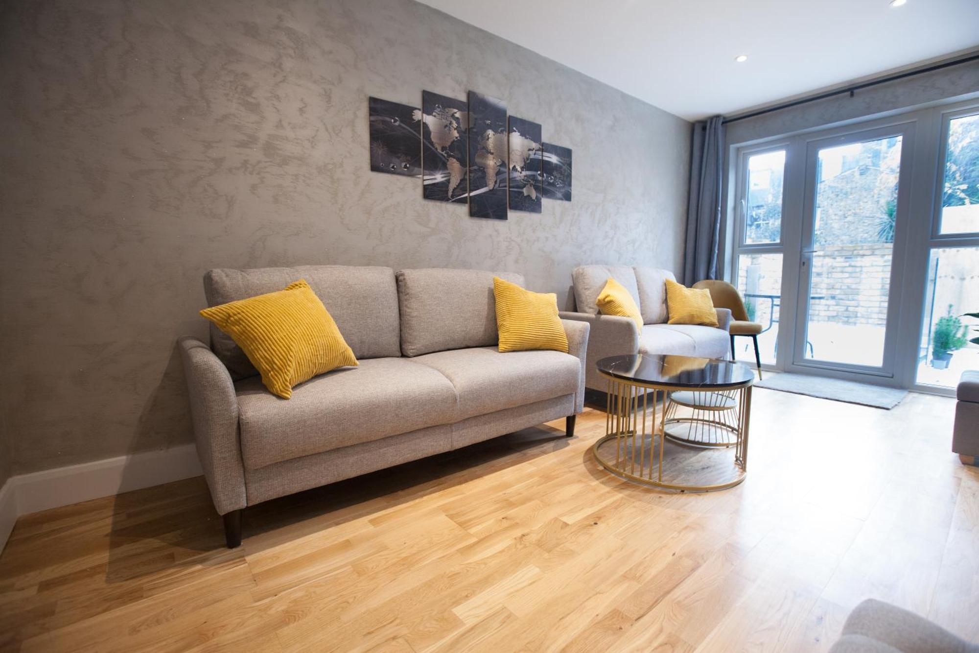 Luxury Fulham 3 Bedroom Garden House Apartment London