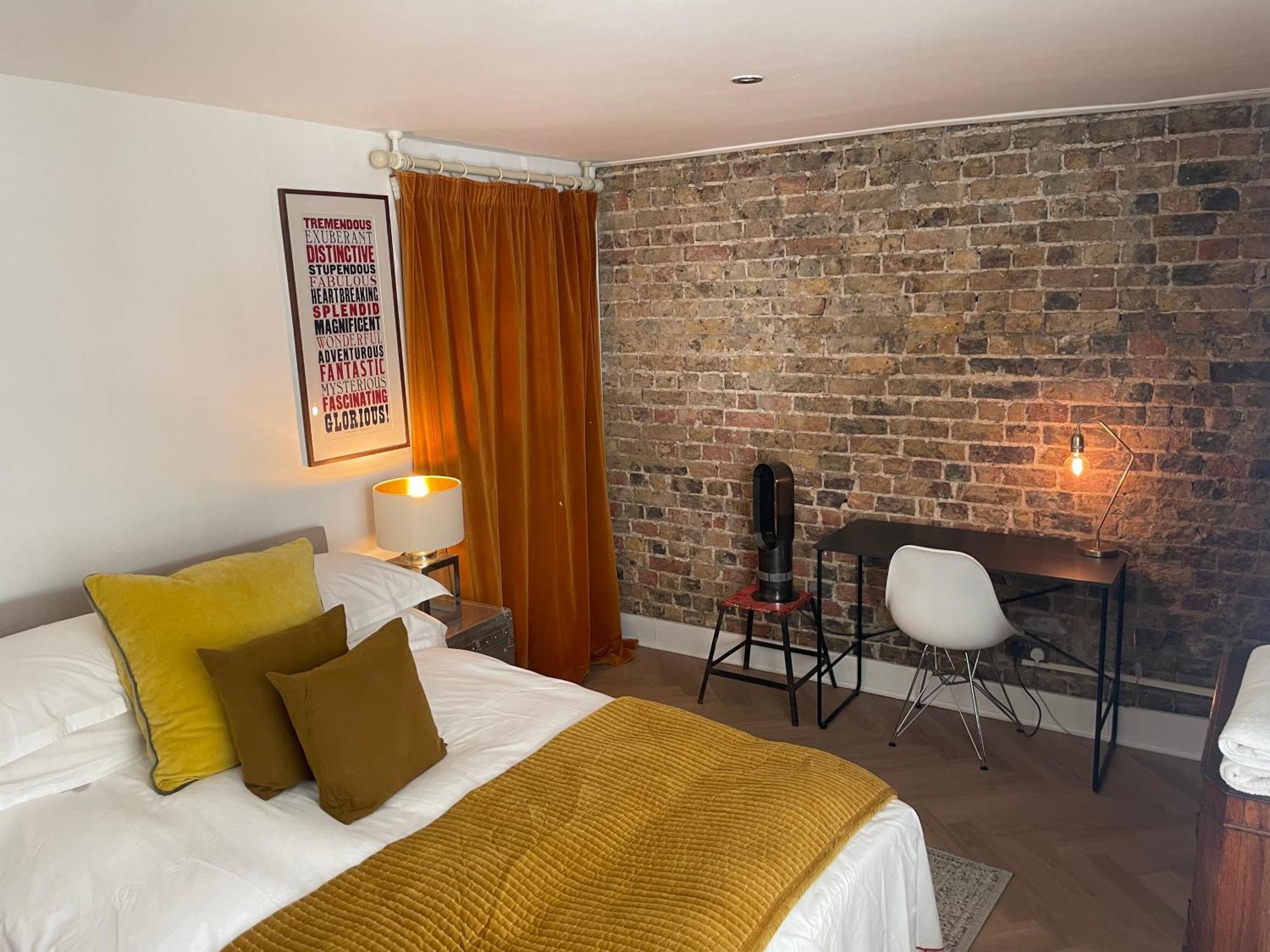 Feriehus Beautiful Victorian House, Sleeps 12