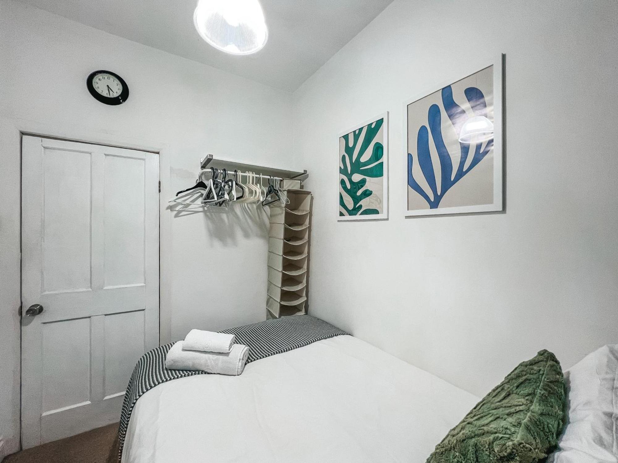 Gorgeous 3 Bed With Garden Office By Staybynumbers Appartement Londen