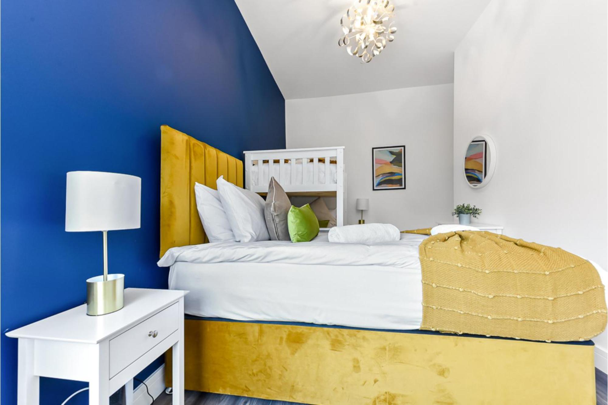 Apartment Stylish And Family Friendly 3 Bedroom