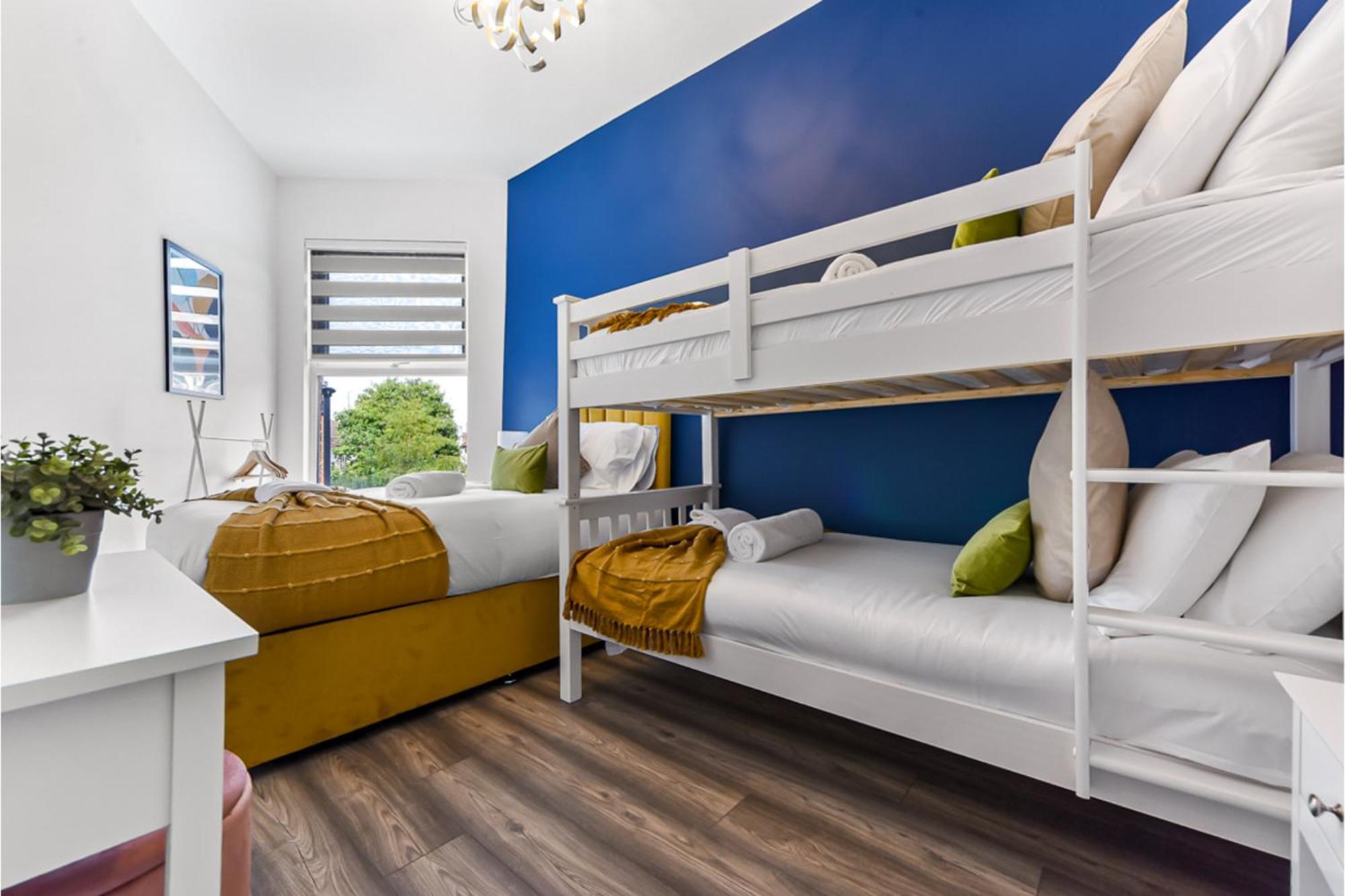 Apartment Stylish And Family Friendly 3 Bedroom *