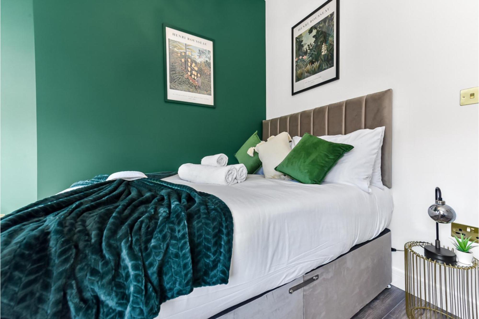 Apartment Stylish And Family Friendly 3 Bedroom *