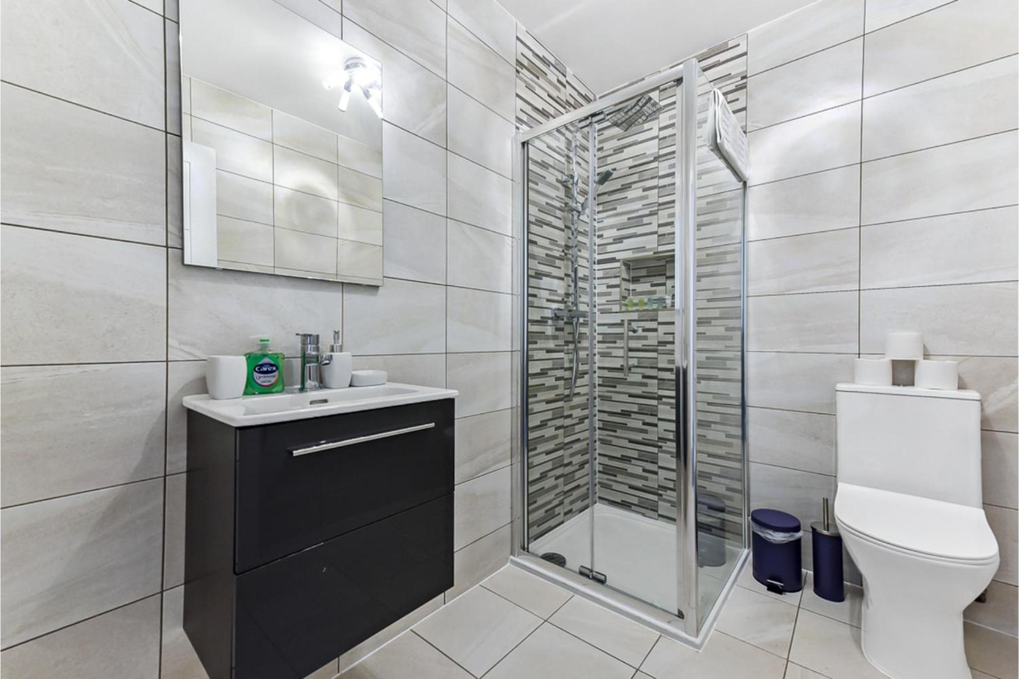 Stylish And Family Friendly 3 Bedroom *