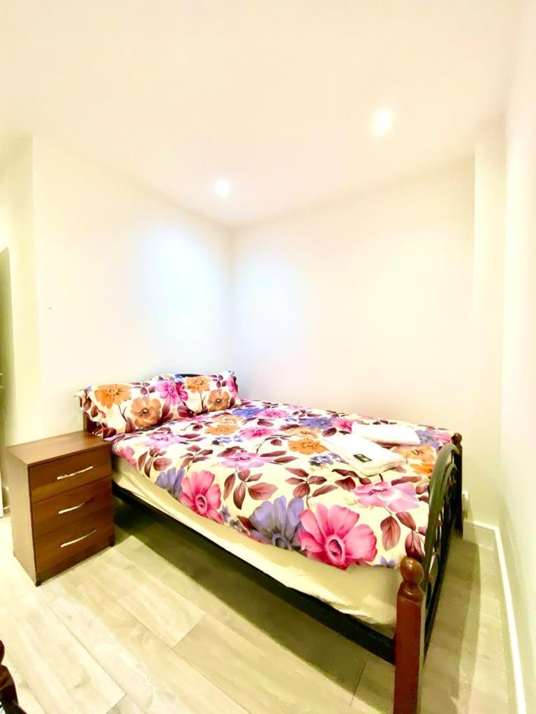 Apartment Comfortable One Bedroom Flat With Car Park In