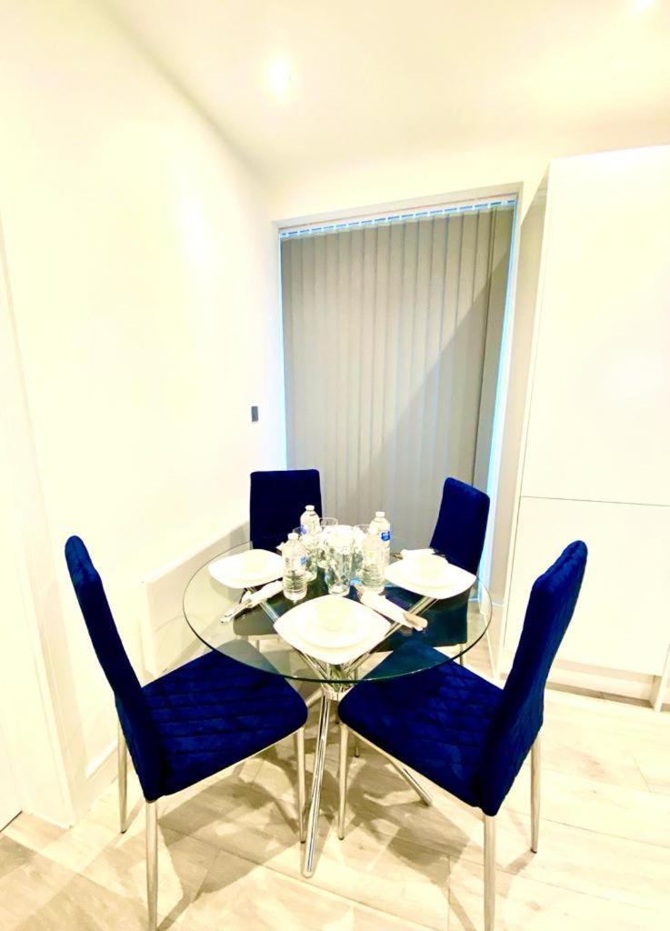 Apartment Comfortable One Bedroom Flat With Car Park In London