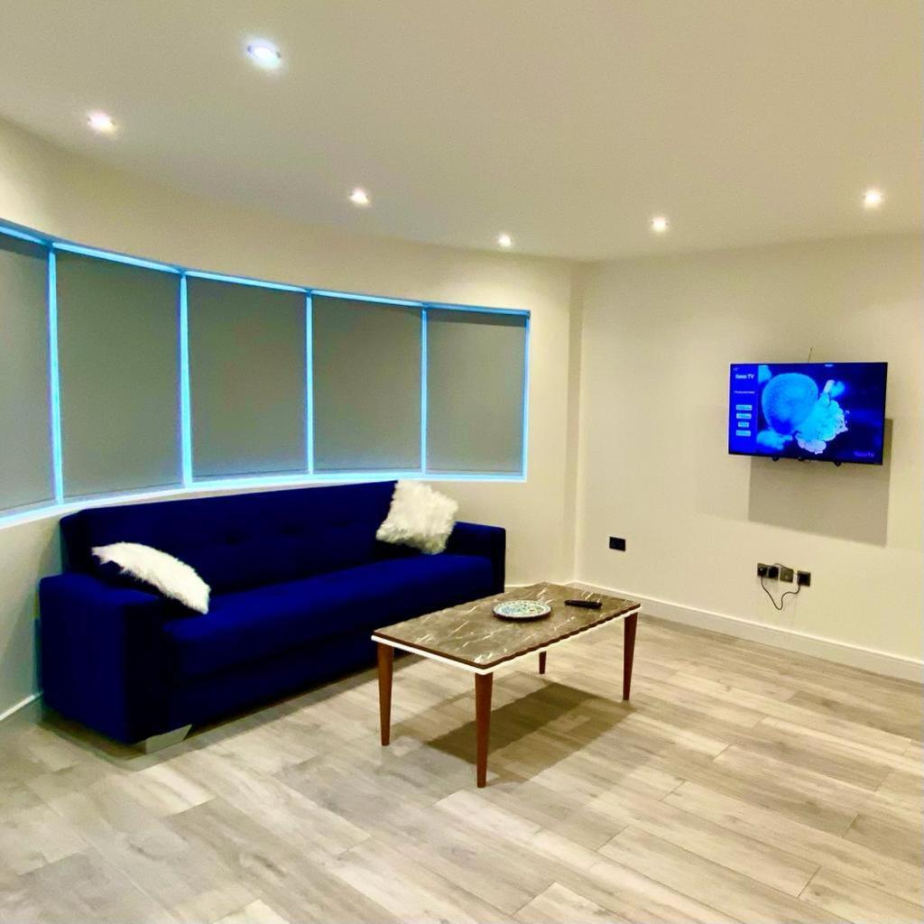 Comfortable One Bedroom Flat With Car Park In * London