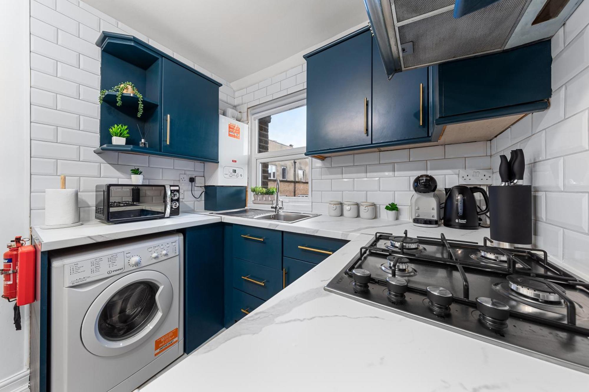 Central & Modern 1 Bed Apartment - 3Min To Train Station & Sleeps 4 - The Holloway Suite Leilighet London