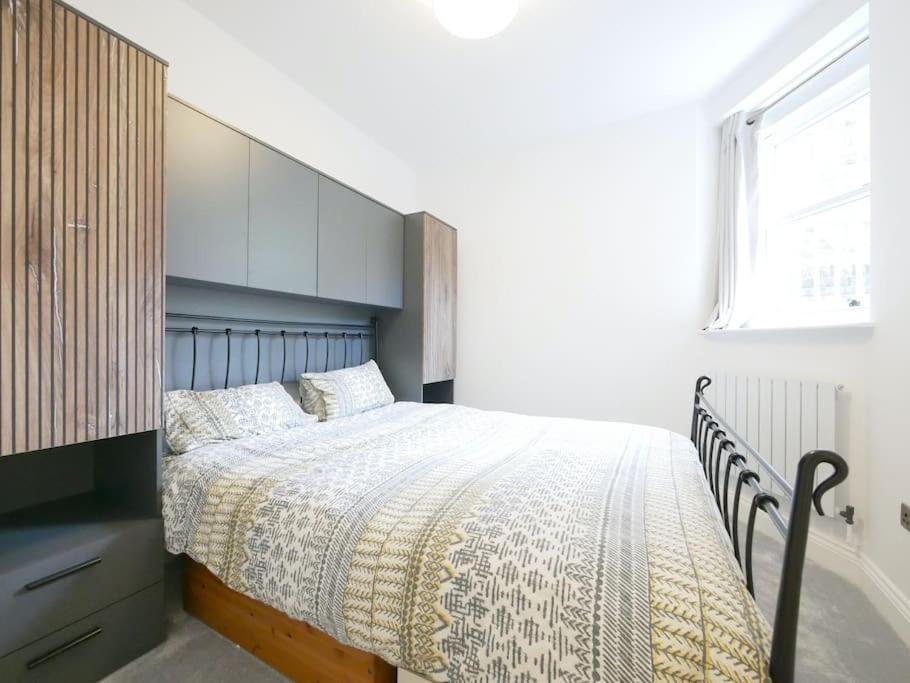 Newly Refurbished 2 Bed In Paddington Apartamento