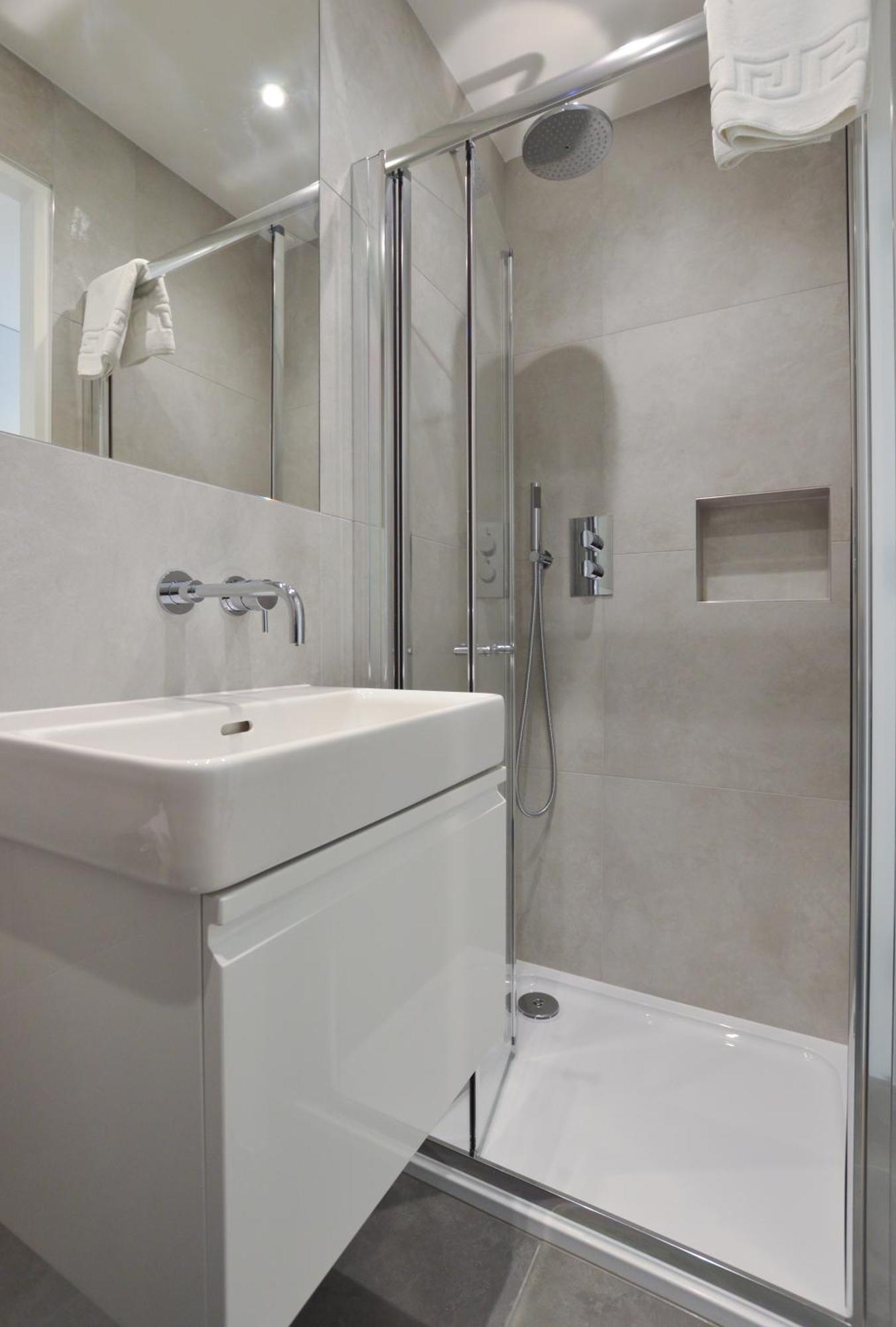 Cromwell Serviced By Stayprime Apartment