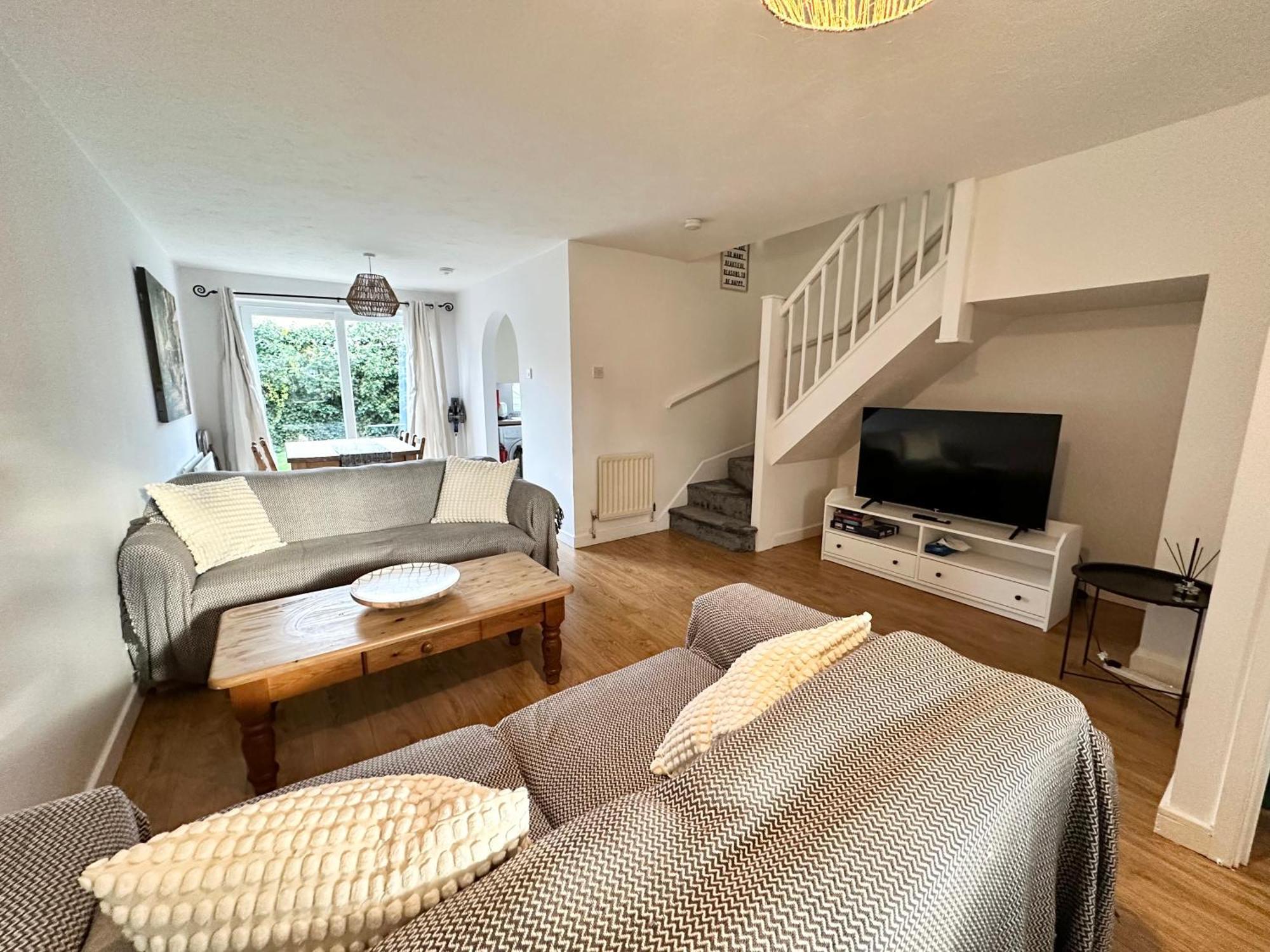 Holiday home 3 Bedroom House 2 Stops From Bridge