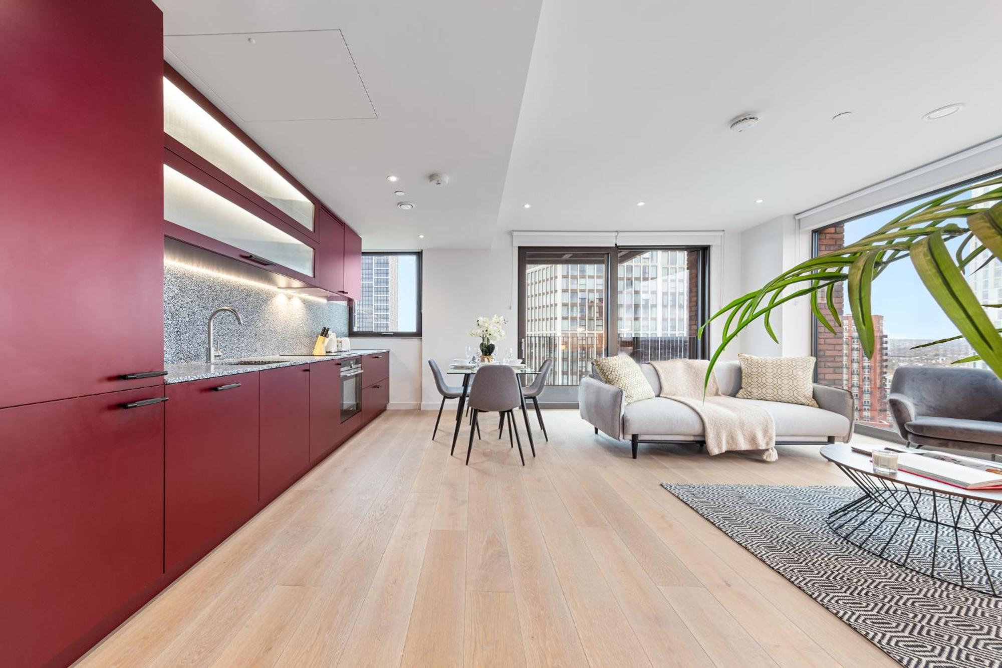 New 2 Bedroom Flat Riverview Balcony Aparthotel Londen