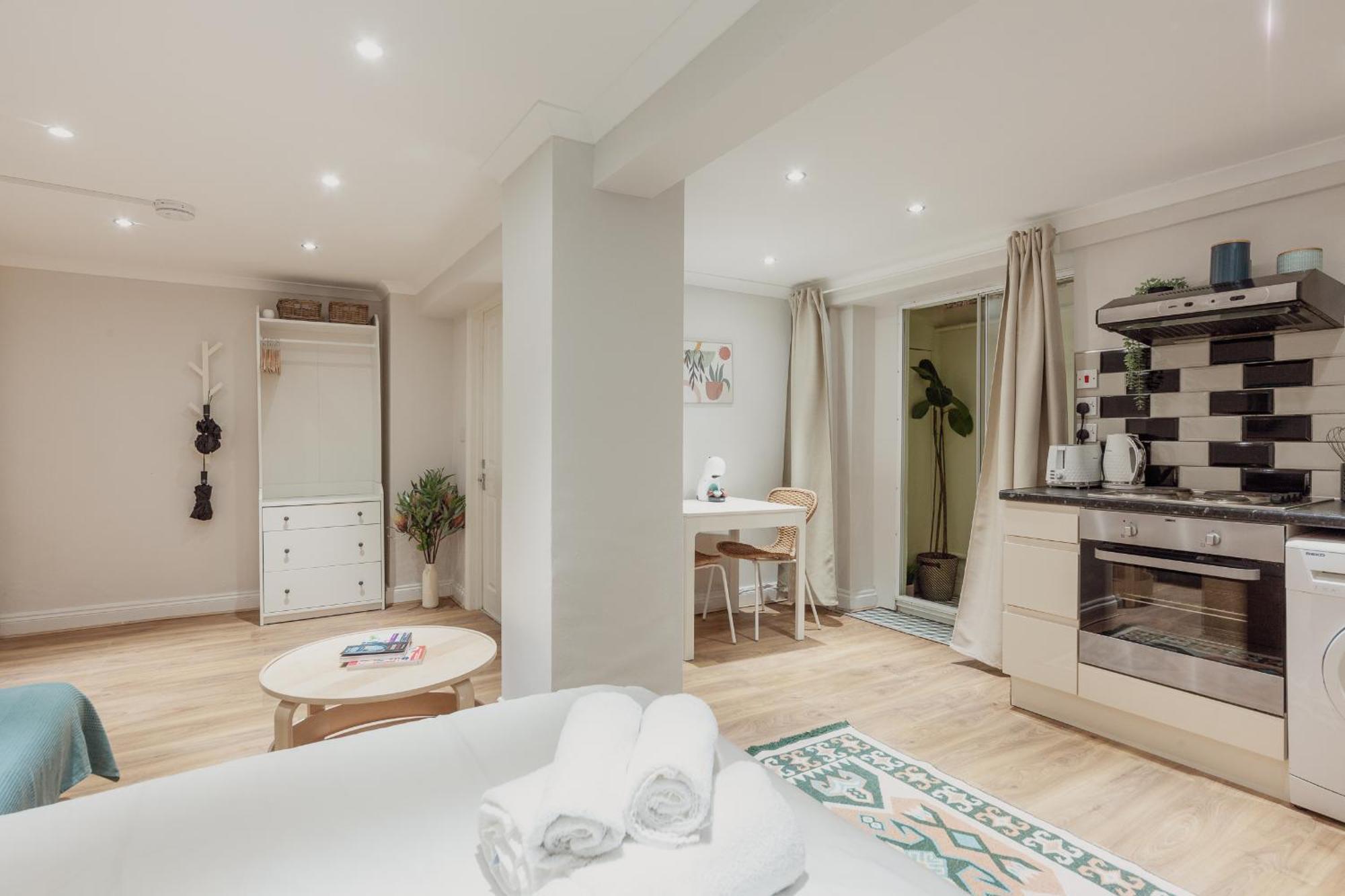Kensington Nest Serviced * London