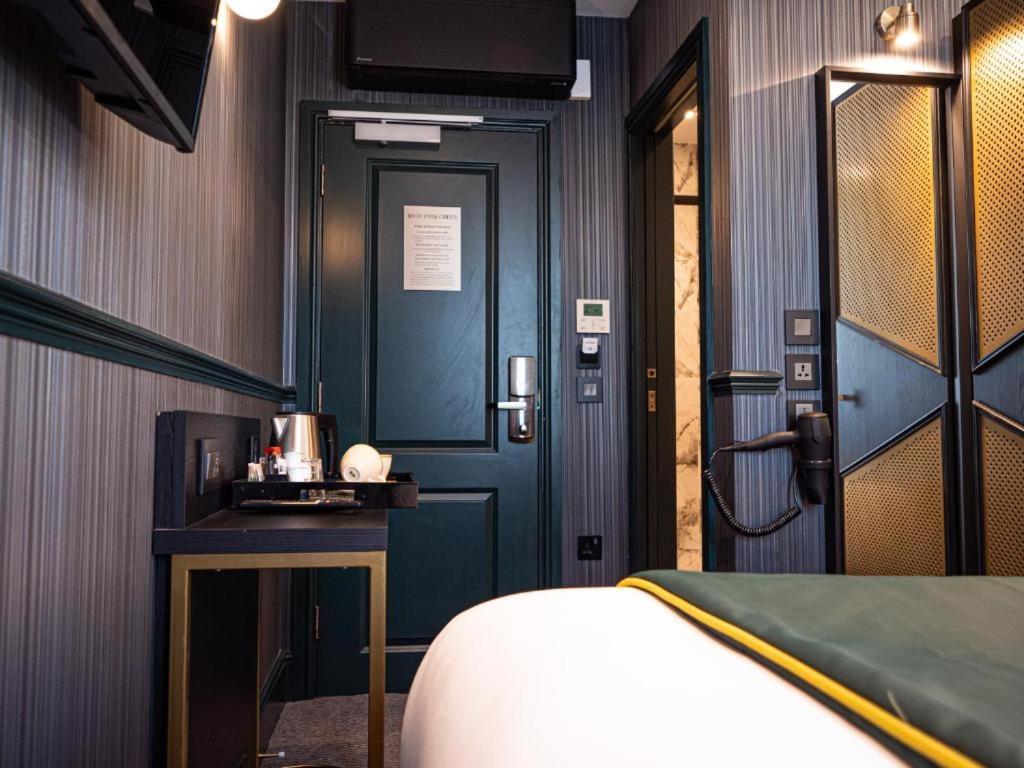 Hyde Park Hotel