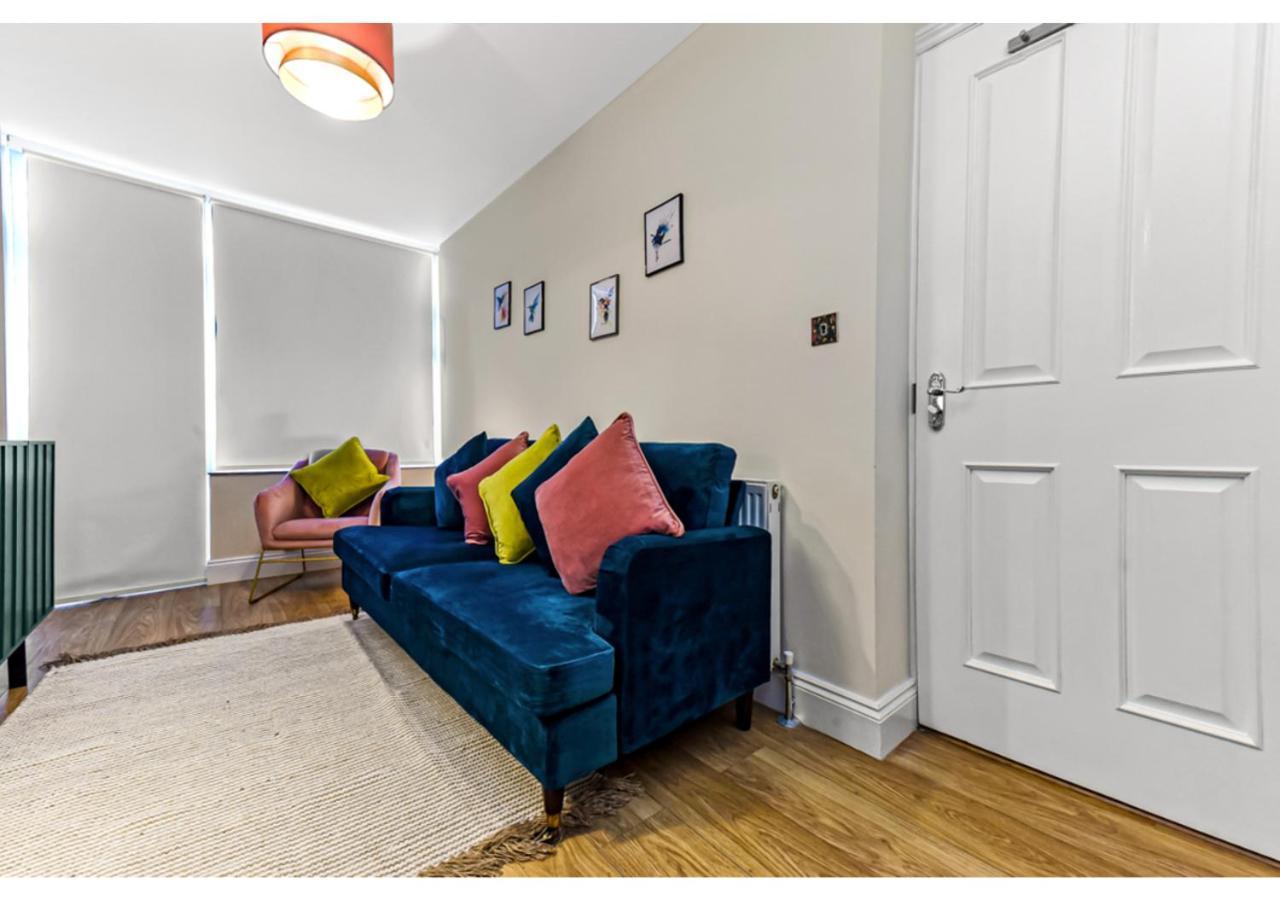 Stunning Family - Sleeps 11 Apartment London