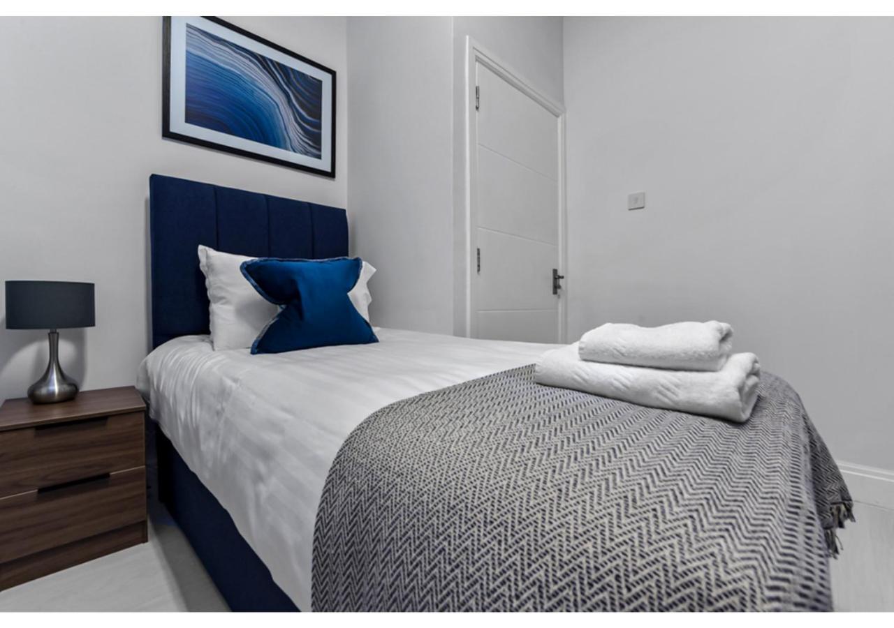 Captivating 2 Bd Flat In London