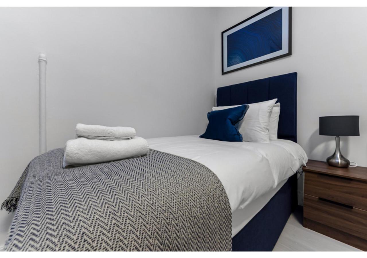 Captivating 2 Bd Flat In London